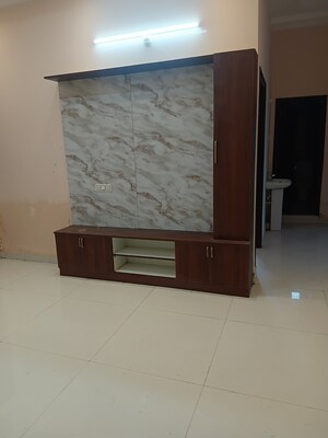 Room in 3 BHK Apartment at Puppalaguda – for Rent