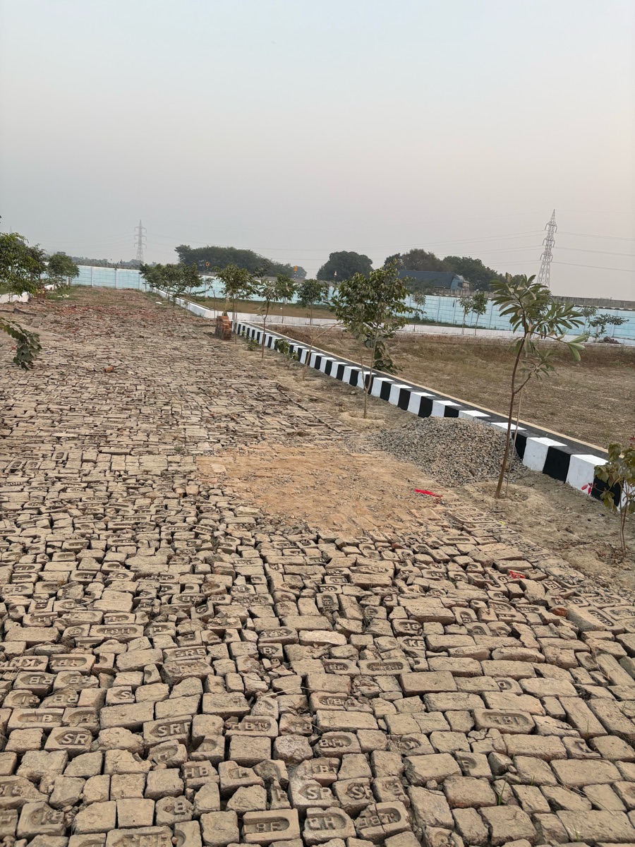 Plot For Sale in Kalli Paschim