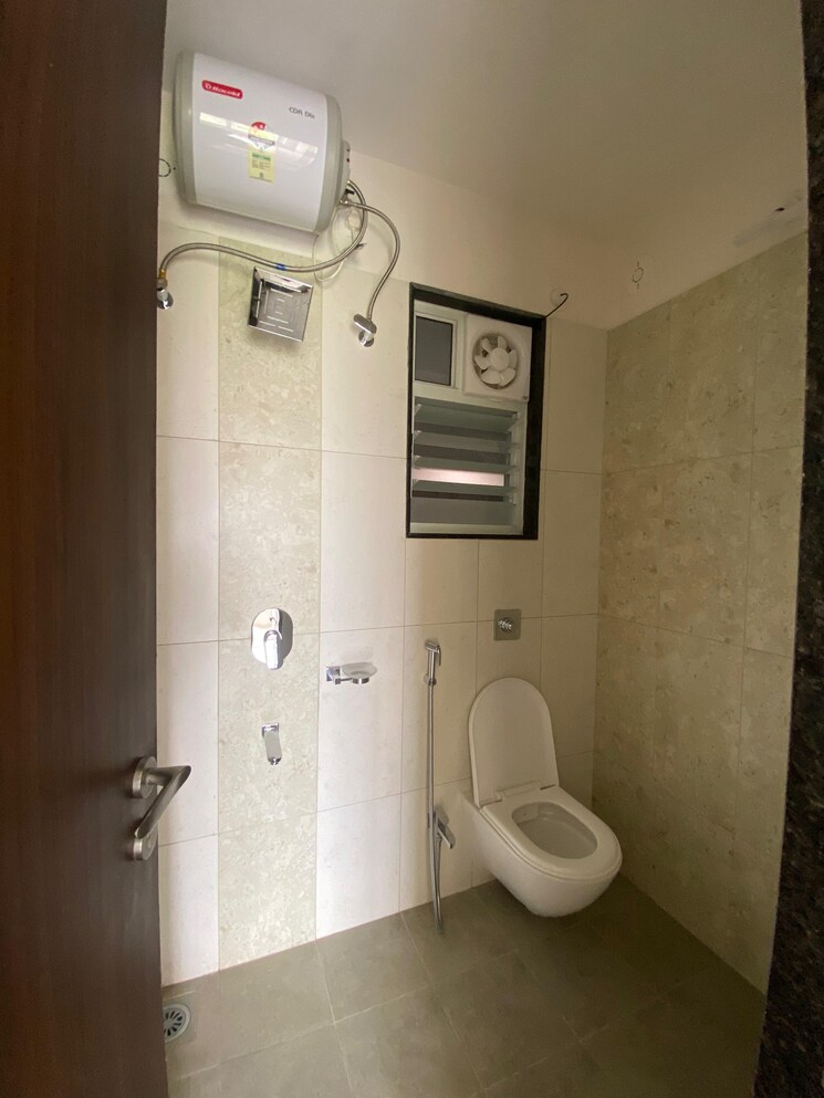Bathroom, vj-yashone-infinitee 2 Bedroom 1050 Sq.Ft. Apartment In Tathawade Pune 9249041