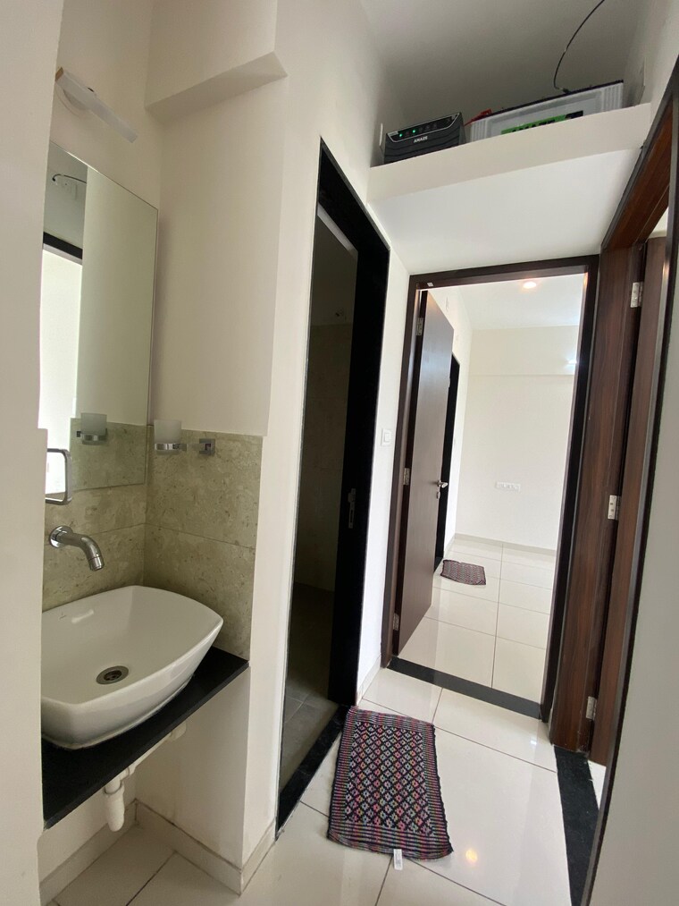 Bathroom, vj-yashone-infinitee 2 Bedroom 1050 Sq.Ft. Apartment In Tathawade Pune 9249041