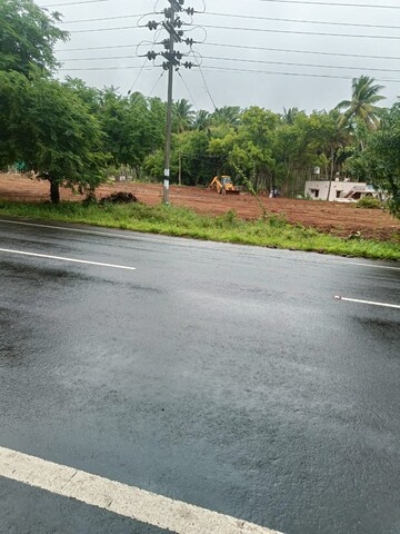 Plot Area in  Land at Periya Negamam – for Rent