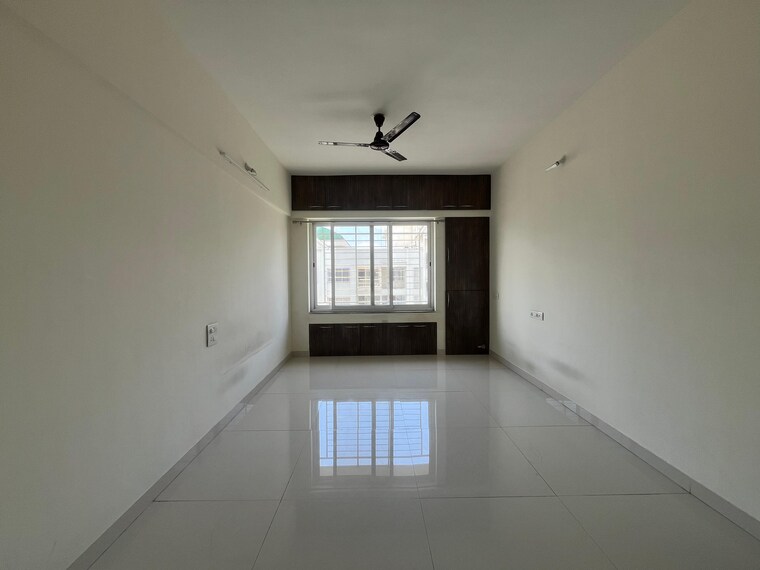 Master Bedroom, kumar-picasso 2 Bedroom 846 Sq.Ft. Apartment In Hadapsar Pune 9249048