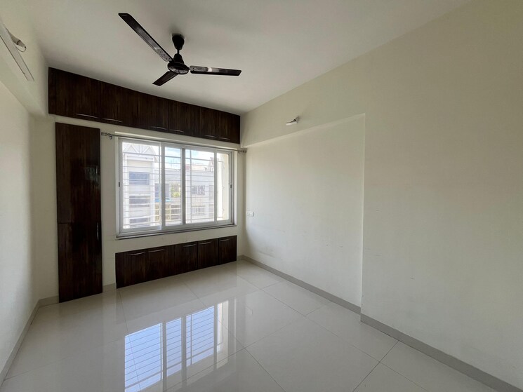 Bedroom, kumar-picasso 2 Bedroom 846 Sq.Ft. Apartment In Hadapsar Pune 9249048