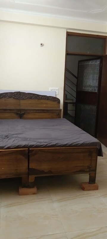 Bedroom in 1 BHK Builder Floor at Mehrauli – for Rent