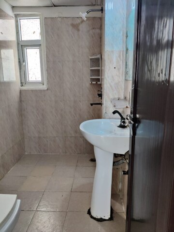 Bathroom in 3 BHK Apartment at Amrapali Silicon City, Sector 76 – for Rent