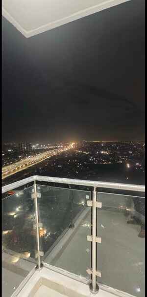 Swimming Pool in 3 BHK Apartment at Hero Homes Gurgaon, Sector 104 – for Rent