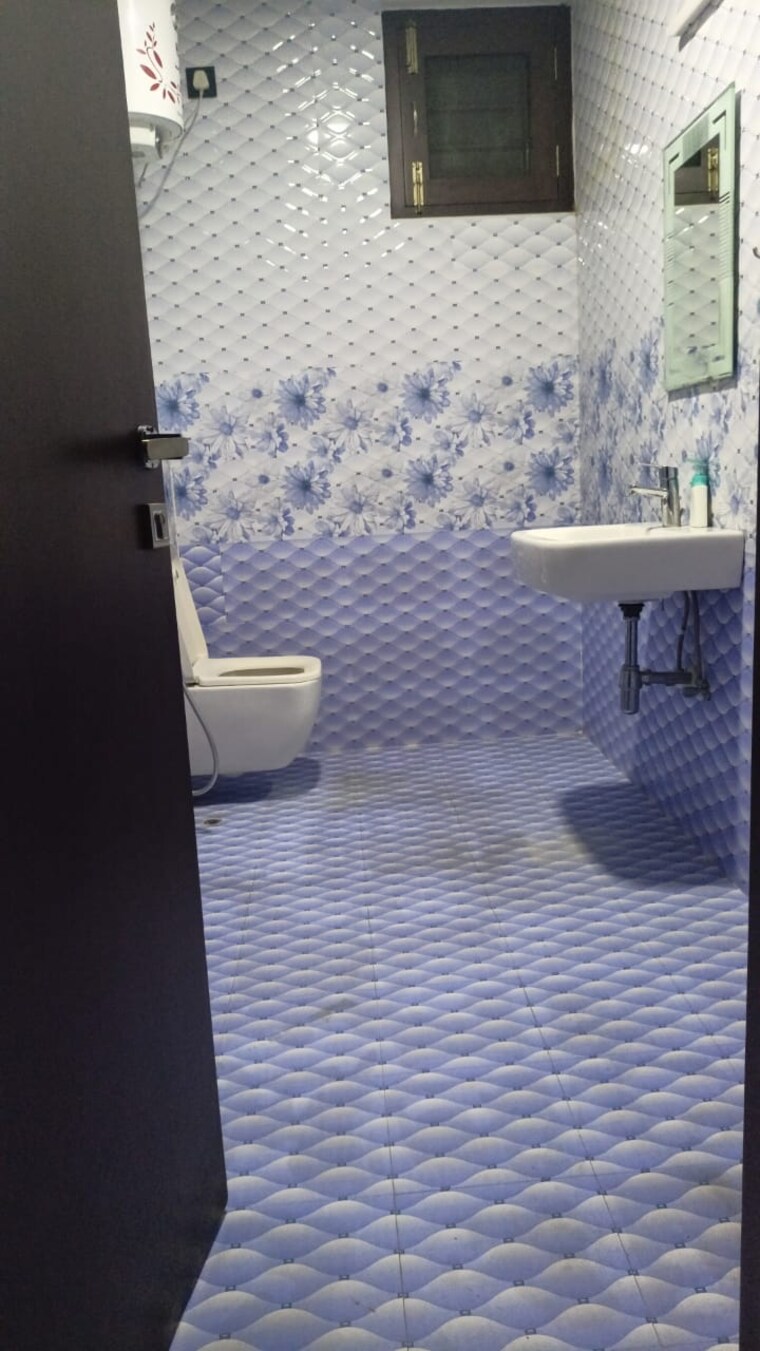 Bathroom, banjara hills 3 Bedroom 2034 Sq.Ft. Apartment In Banjara Hills Hyderabad 9249101