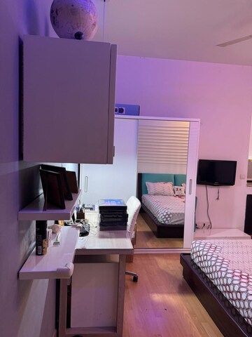 Team Area in 3 BHK Apartment at Unitech Uniworld Gardens, Sector 47 – for Rent