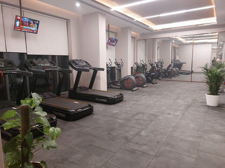 Gym, chattarpur 3.5 Bedroom 1300 Sq.Ft. Builder Floor In Chattarpur Delhi 9249196
