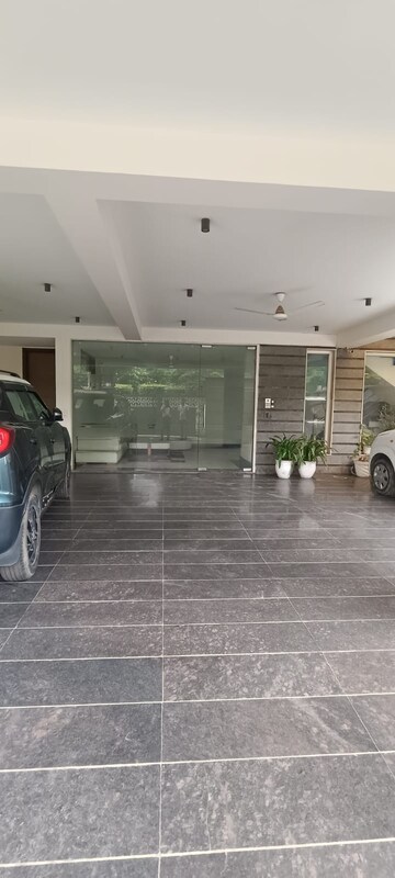 Parking in 4 BHK Apartment at Kohli One Malibu Town, Sector 47 – for Rent