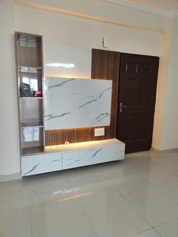 Furnished Amenities in 2 BHK Apartment at Sultanpur Road – for Rent