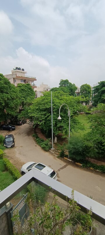 Plot Area in 3 BHK Builder Floor at Kohli One Malibu Town, Sector 47 – for Rent