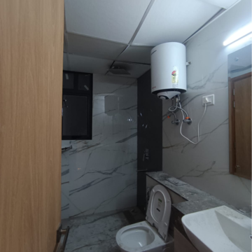 Bathroom in 3 BHK Apartment at M3M Heights, Sector 65 – for Rent