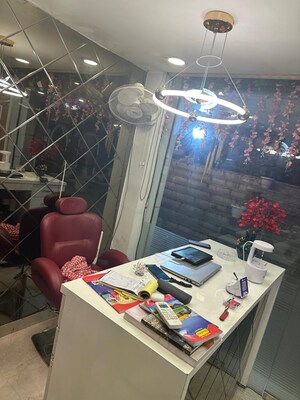 Team Area in  Shop at Gomti Nagar – for Rent