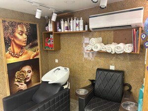 Team Area in  Shop at Gomti Nagar – for Rent