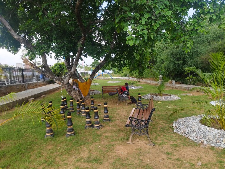 Garden, railway station area  111 Sq.Yd. Plot In Railway Station Area Kota 9249263