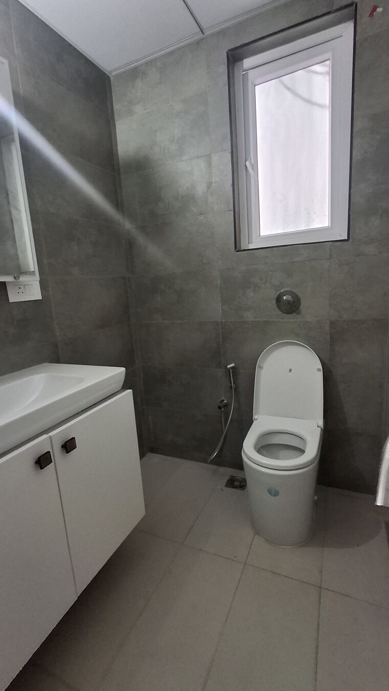 Bathroom, jayabheri-the-summit 3 Bedroom 1860 Sq.Ft. Apartment In Narsingi Hyderabad 9249286