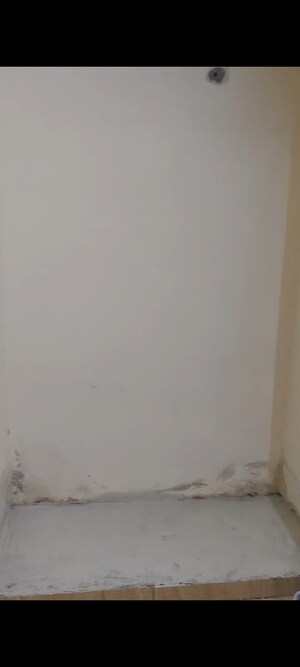 Room in 2 BHK Apartment at Gaur City 2 - 14th Avenue, Sector 16c Greater Noida – for Rent