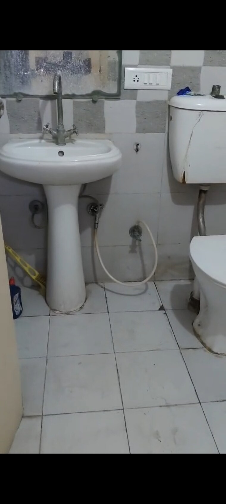 Bathroom, gaur-city-2-14th-avenue 2 Bedroom 855 Sq.Ft. Apartment In Sector 16c Greater Noida Greater Noida 9249288