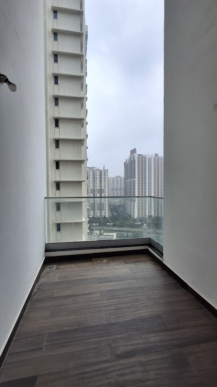 Room, jayabheri-the-summit 3 Bedroom 2075 Sq.Ft. Apartment In Narsingi Hyderabad 9249297