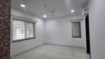 Room in 3 BHK Apartment at Jayabheri The Summit, Narsingi – for Rent