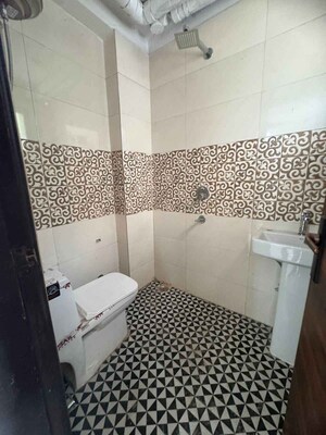 Master Bedroom in 2 BHK Apartment at Palm Residency Chhatarpur, Chattarpur – for Rent