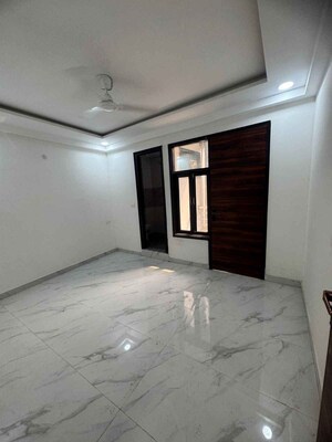 Room in 2 BHK Apartment at Palm Residency Chhatarpur, Chattarpur – for Rent