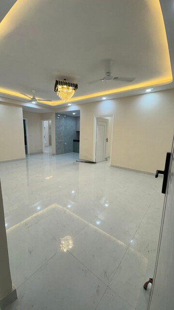 Room in 3 BHK Apartment at Chattarpur – for Rent