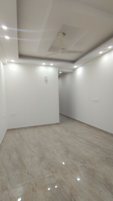 Room in 2 BHK Builder Floor at Palm Residency Chhatarpur, Chattarpur – for Rent