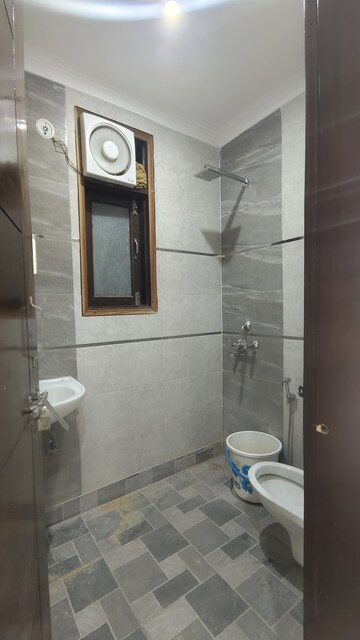 Bathroom in 2 BHK Builder Floor at Palm Residency Chhatarpur, Chattarpur – for Rent