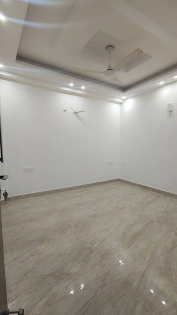 Room in 2 BHK Builder Floor at Palm Residency Chhatarpur, Chattarpur – for Rent