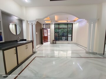Room in 3 BHK Builder Floor at Vasant Kunj – for Rent