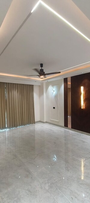 Bedroom in 4 BHK Builder Floor at Ansal API Esencia, Sector 67 – for Sale