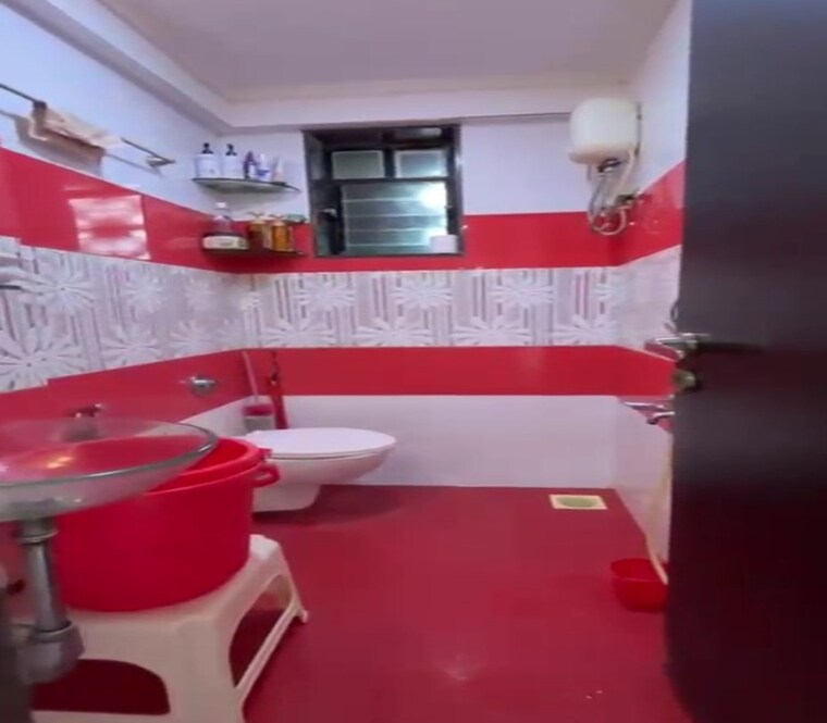 Bathroom, matunga east 2 Bedroom 900 Sq.Ft. Apartment In Matunga East Mumbai 9249402