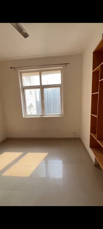 Room in 2.5 BHK Apartment at Mahagun Mywoods, Sector 16c Greater Noida – for Sale