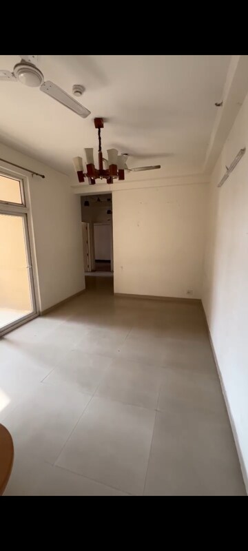 Room in 2.5 BHK Apartment at Mahagun Mywoods, Sector 16c Greater Noida – for Sale