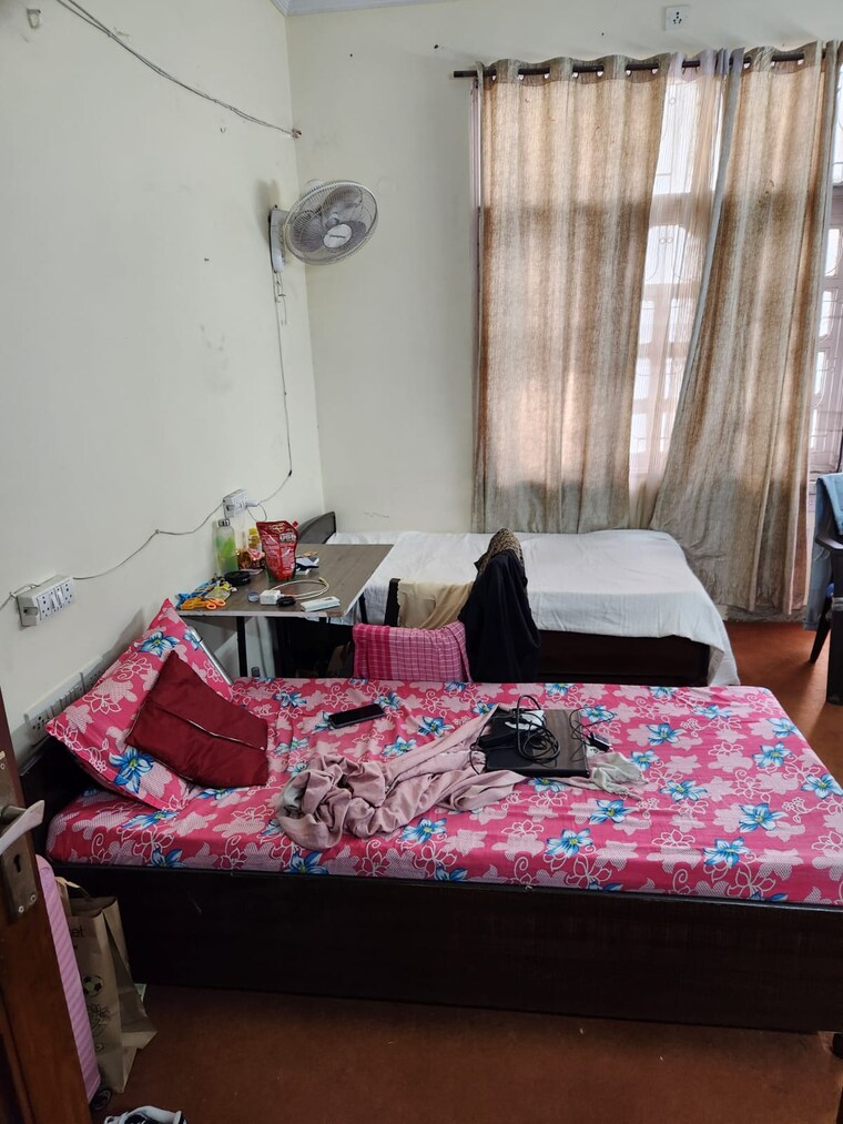 Bedroom, old rajinder nagar 3 Bedroom 900 Sq.Ft. Builder Floor In Old Rajinder Nagar Delhi 9249462
