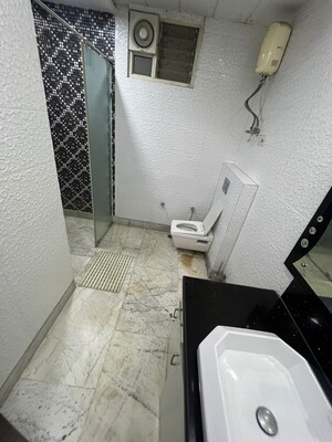 Master Bedroom in 3 BHK Builder Floor at Old Rajinder Nagar – for Rent