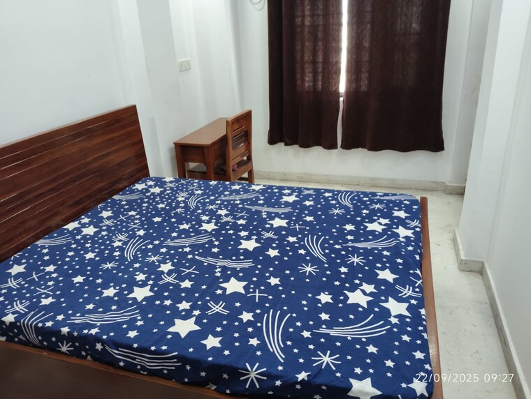 Bedroom, old rajinder nagar 3 Bedroom 900 Sq.Ft. Builder Floor In Old Rajinder Nagar Delhi 9249462