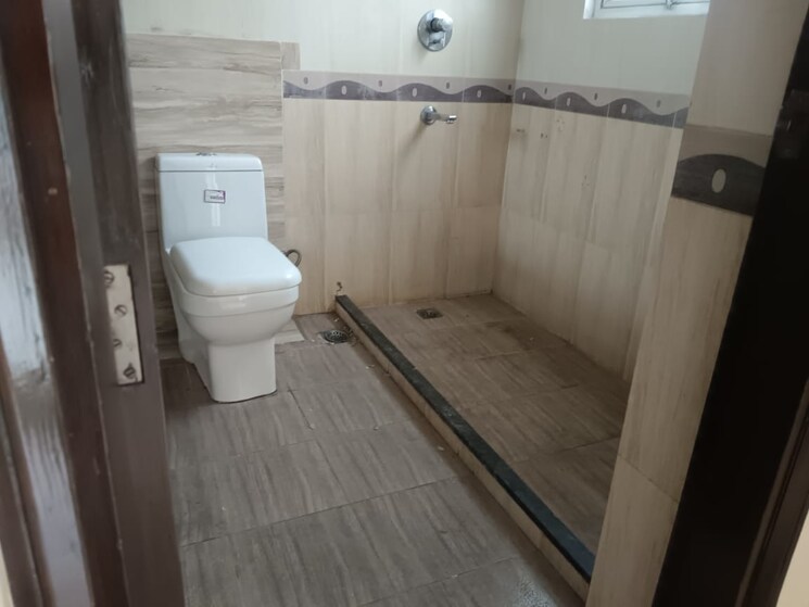 Bathroom, eros-wembley-estate 2 Bedroom 1040 Sq.Yd. Apartment In Sector 50 Gurgaon 9249432