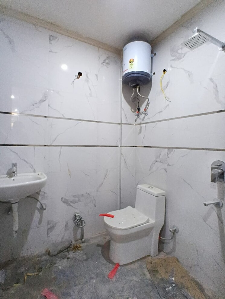 Bathroom, vasant kunj 2 Bedroom 850 Sq.Ft. Builder Floor In Vasant Kunj Delhi 9249494
