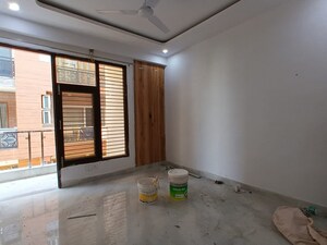 Room in 2 BHK Builder Floor at Vasant Kunj – for Rent