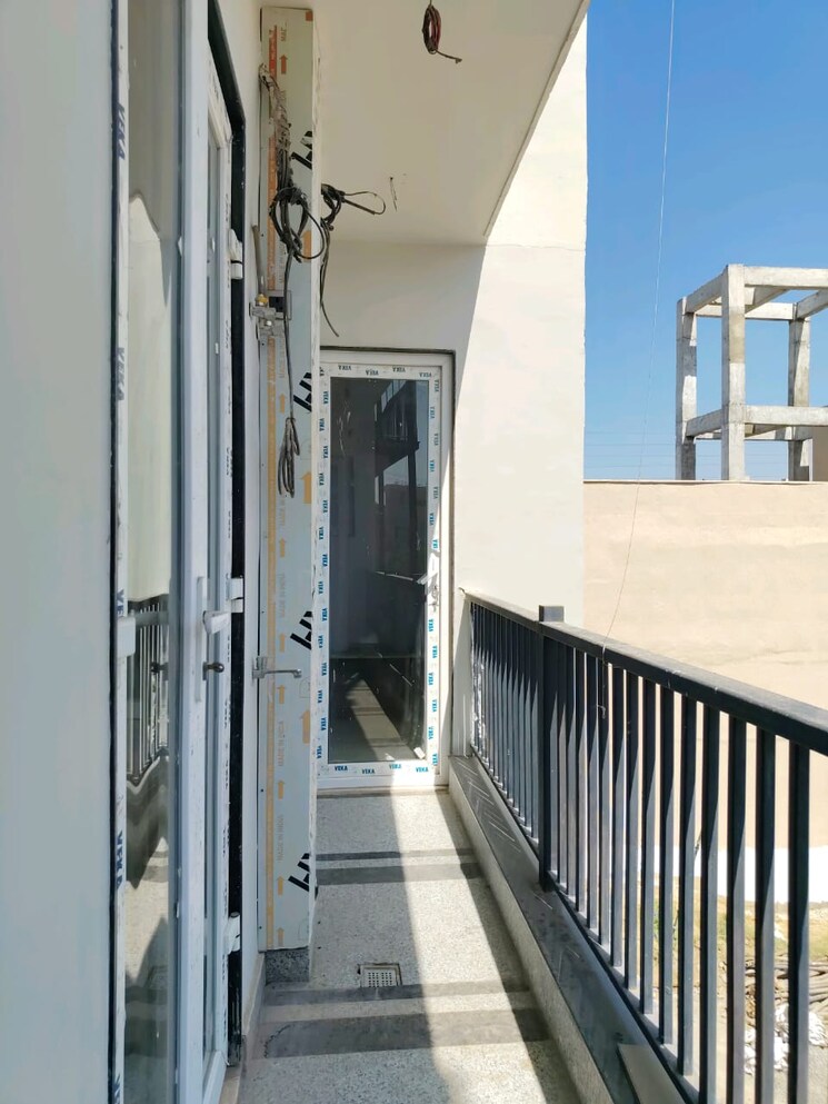 Balcony, bptp-astaire-gardens 4 Bedroom 281 Sq.Yd. Builder Floor In Sector 70a Gurgaon 9249504