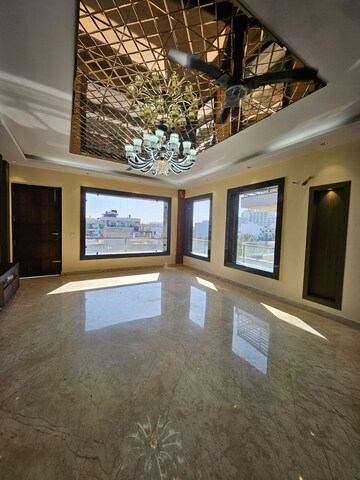 Bedroom in 4 BHK Builder Floor at Unitech South City II, Sector 50 – for Sale