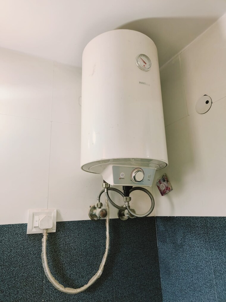 Bathroom, saket 1 Bedroom 450 Sq.Ft. Builder Floor In Saket Delhi 9249516