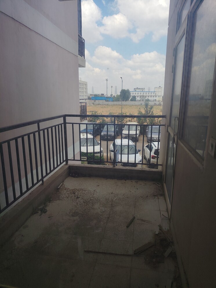 Balcony, suncity-avenue-76 2 Bedroom 635 Sq.Ft. Apartment In Sector 76 Gurgaon 9249526