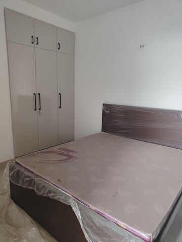 Furnished Amenities in 2 BHK Apartment at Suncity Avenue 76, Sector 76 – for Rent