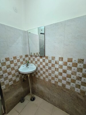 Bathroom in 1 BHK Builder Floor at Saket – for Rent