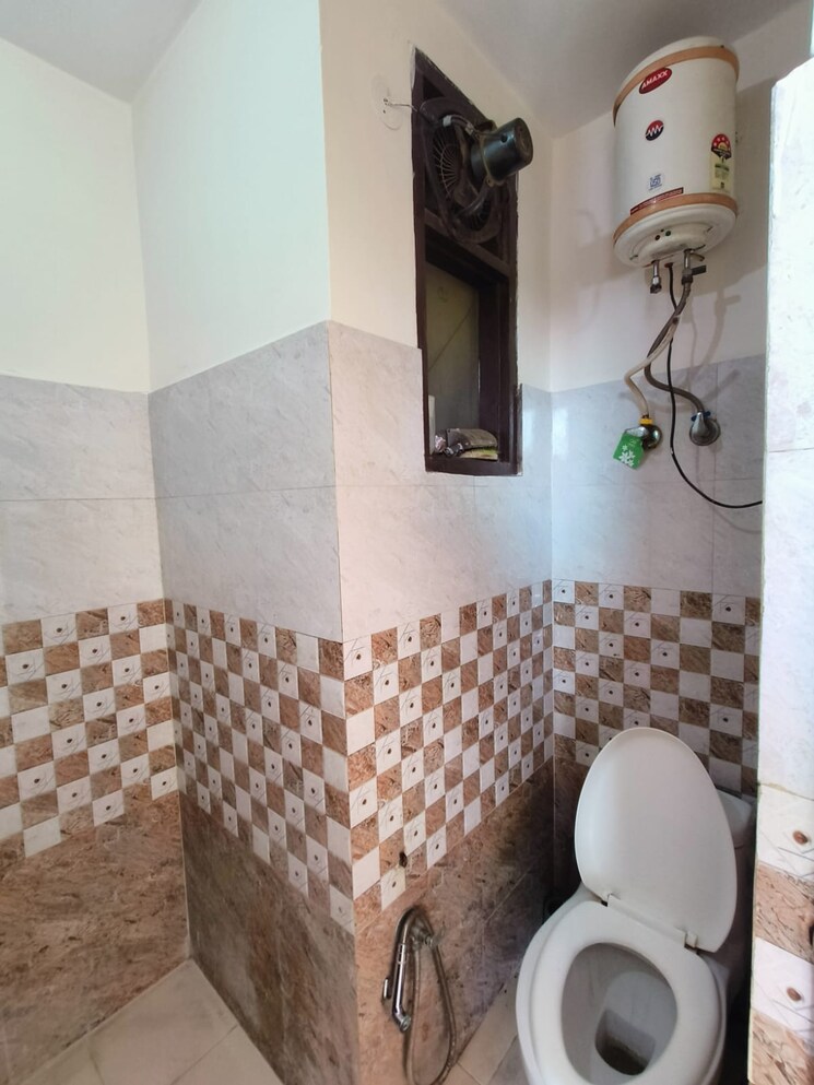 Bathroom, saket 1 Bedroom 450 Sq.Ft. Builder Floor In Saket Delhi 9249532