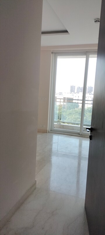 Room in 3 BHK Apartment at Apex Athena, Sector 75 – for Rent